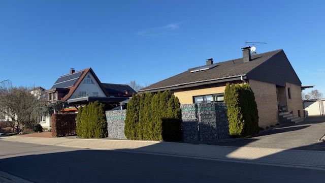 "Preisreduktion"
Gepflegtes Einfamilienhaus mit Einliegerwohnung.